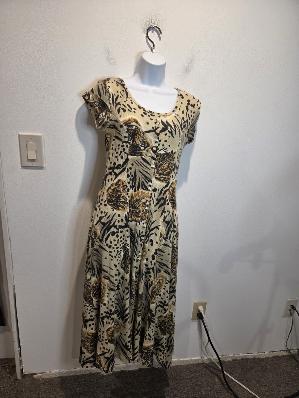 Vintage 90s La Fete Size M Animal Print Ribbed Button Up Midi Dress